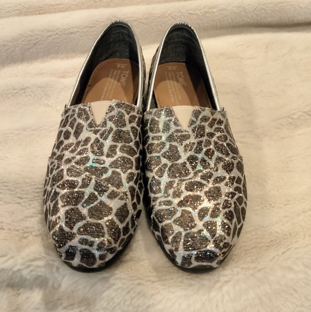 TOMS Women's Classic Giraffe Sparkly Print Shoes - Picture 3 of 6